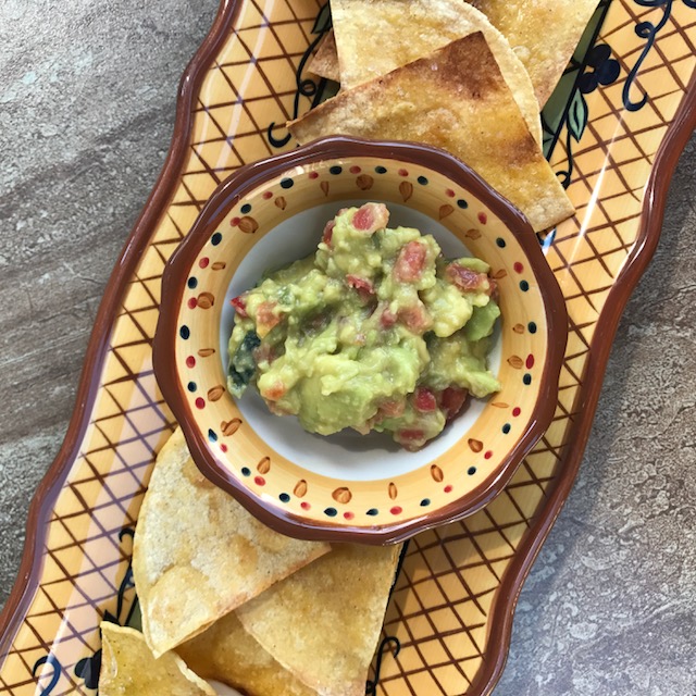 Easy guacamole & chips